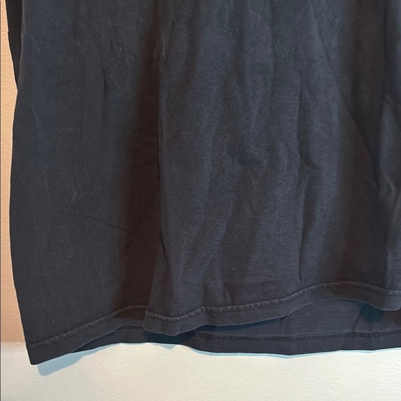 Black Short Sleeve Tee for Effortless Style - Picture 7 of 16